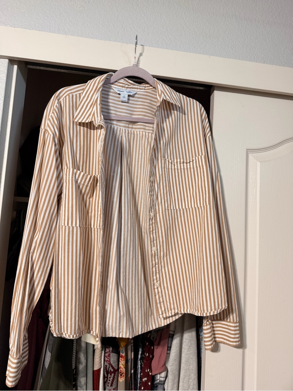 Size TALL M Old Navy Striped Button-Up Shirt in Tan and White